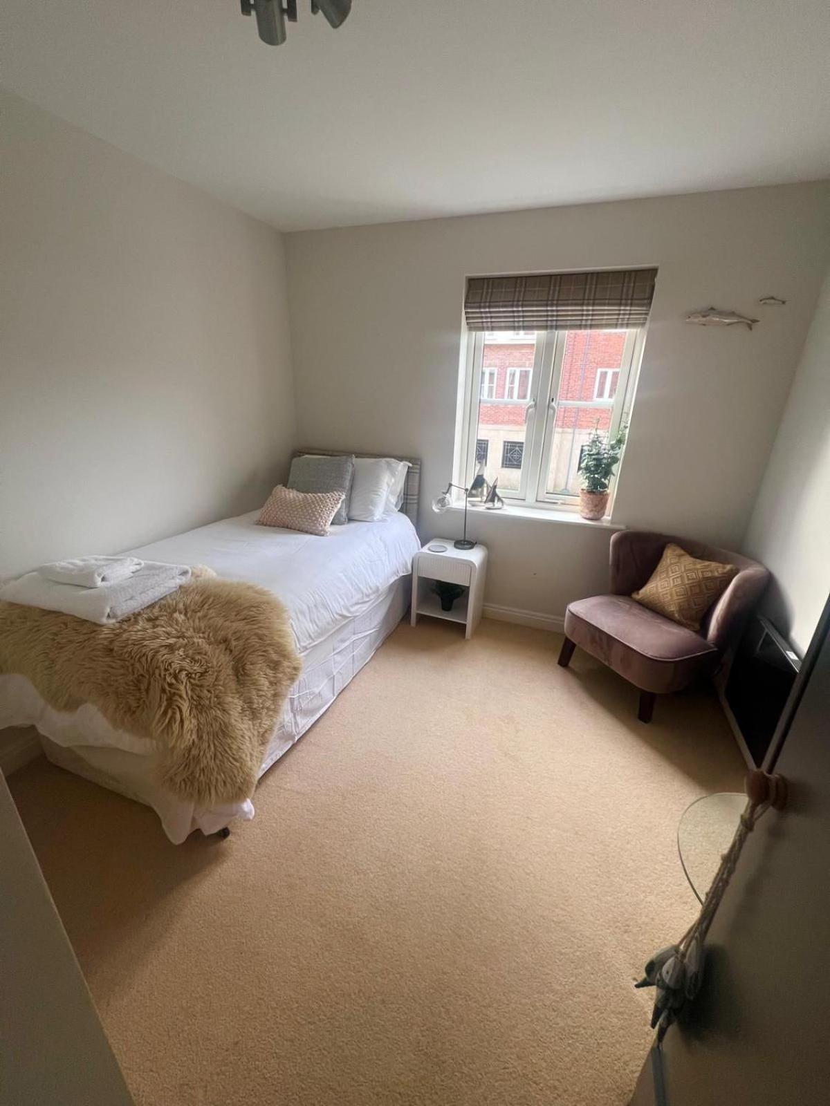 Majestic, Modern & Spacious Harbour-View Apartment With Parking Whitby Exteriör bild
